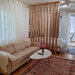 New Lovely Full Of Light Ap In Apartamento Tirana